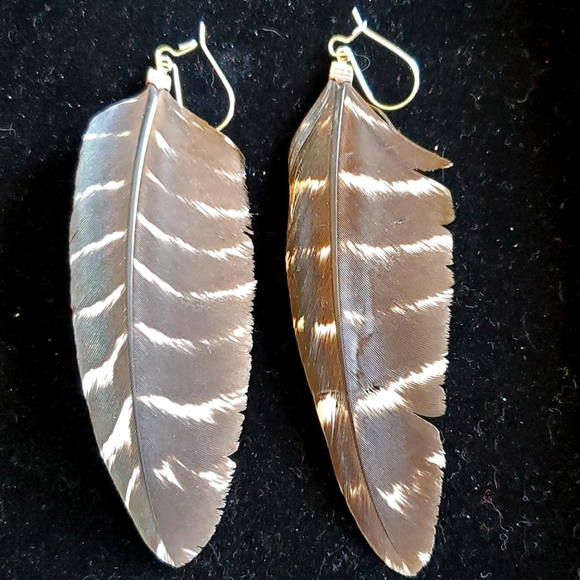 Feather 🪶 Earrings. - Picture 5 of 5